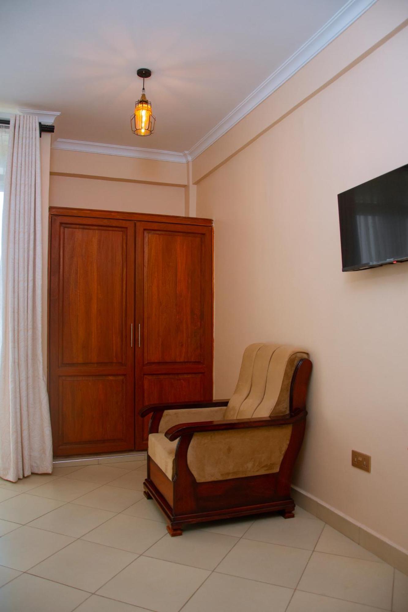 Aves Executive Hotel Arusha Exterior foto