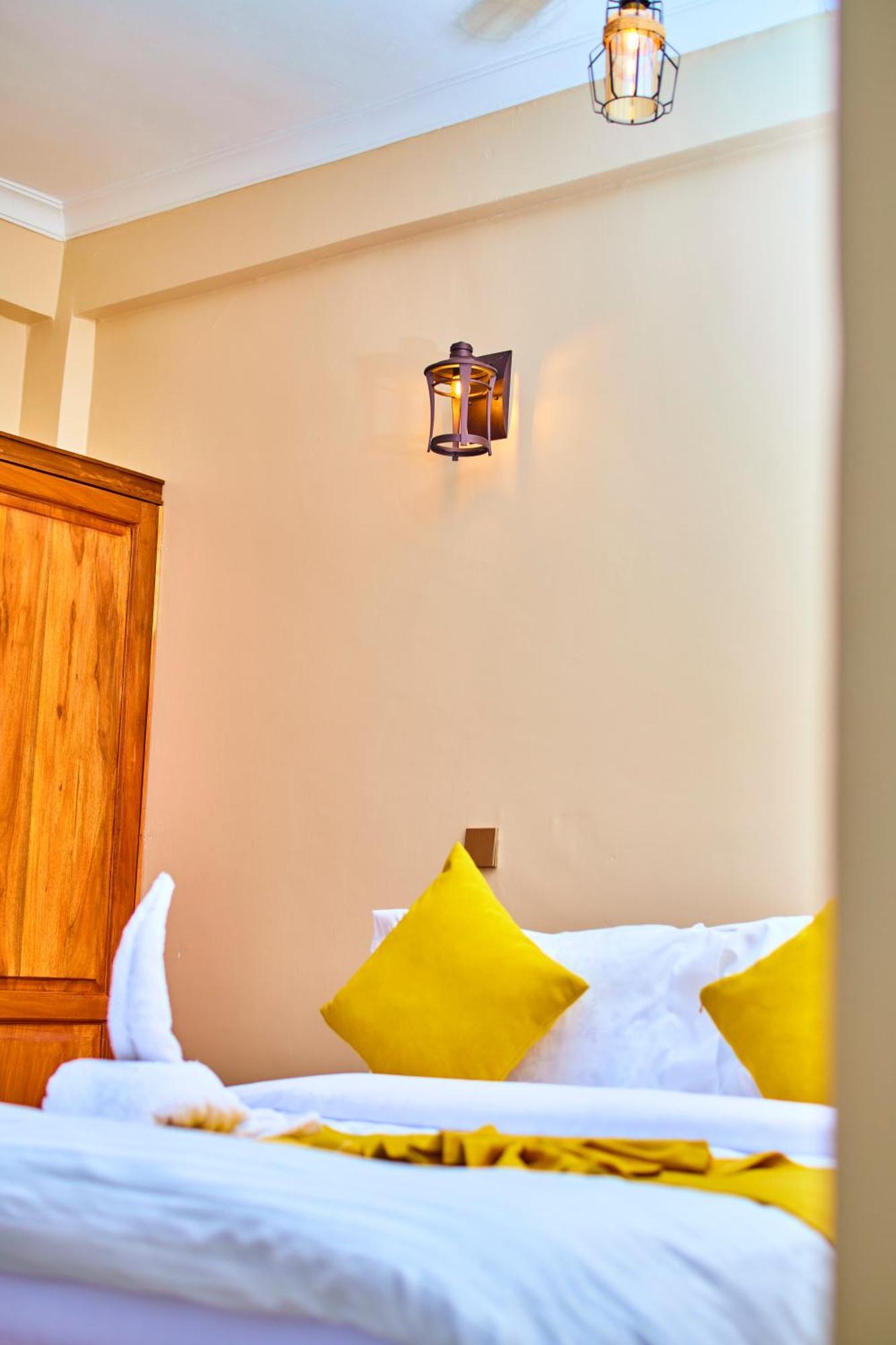 Aves Executive Hotel Arusha Exterior foto