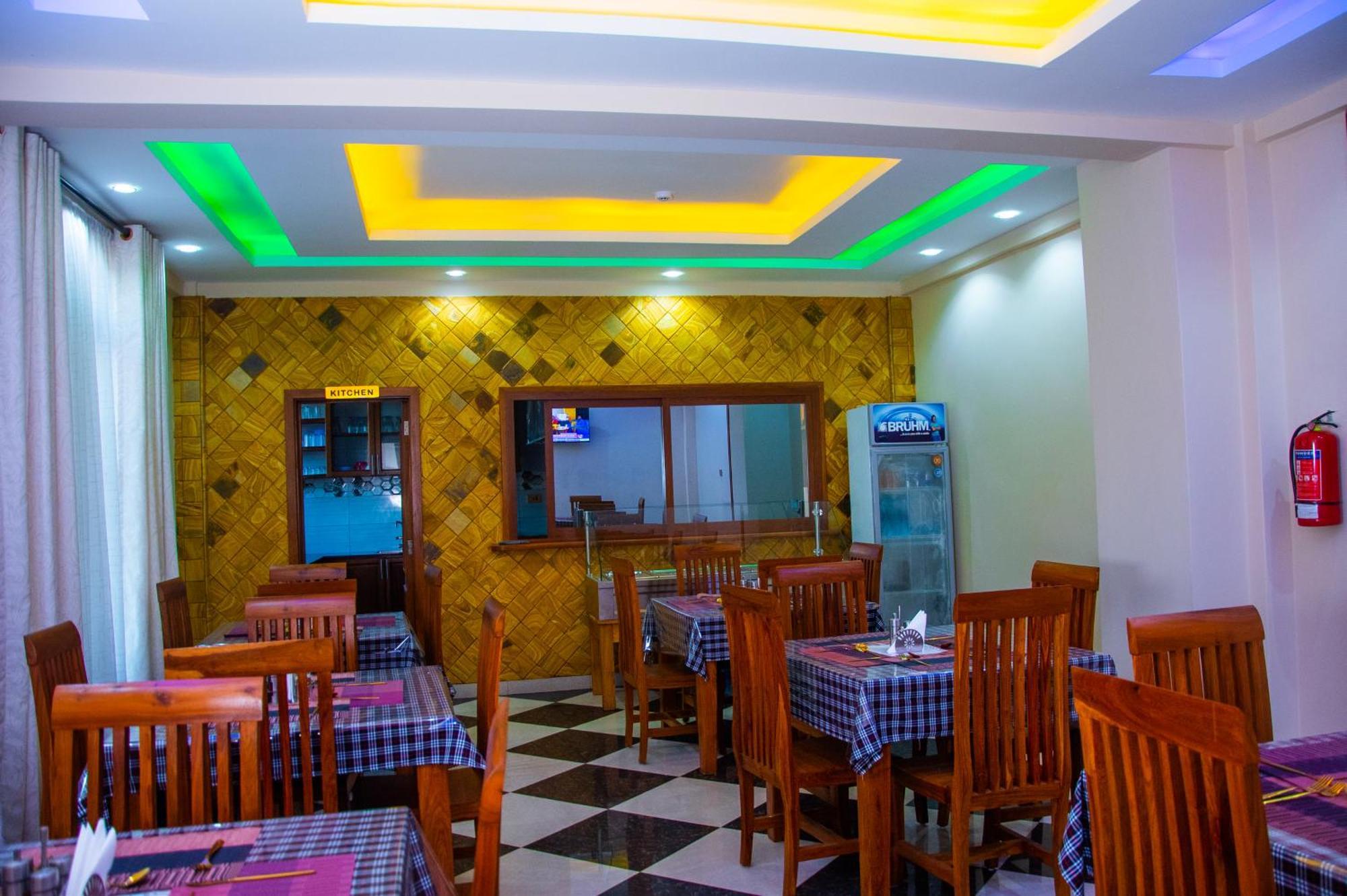 Aves Executive Hotel Arusha Exterior foto